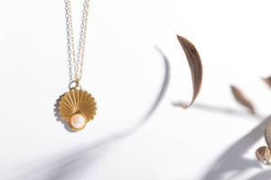 Pearl shell necklace, shell necklace